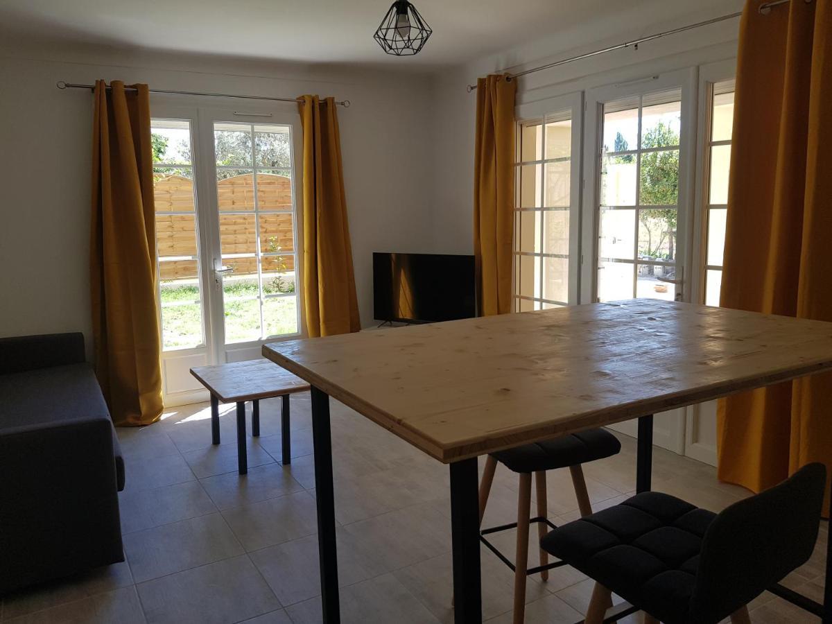 Villa Domaines des confines à Monteux Extérieur photo